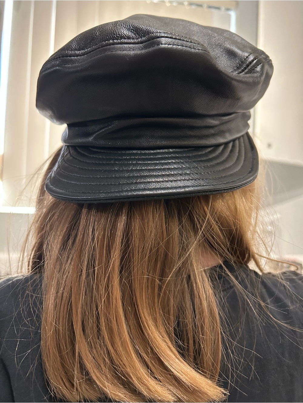 Brixton Black Leather Newsboy Cap with Stitch Detailing M 7 1/4 (58 cm) unisex - Picture 6 of 7